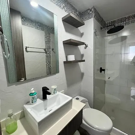 Hermoso Apartamento Piso 17 En Con Cercania Al Mar Y Centro Historico