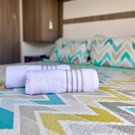 Hermoso Apartamento Piso 17 En Con Cercania Al Mar Y Centro Historico Apartamento *
